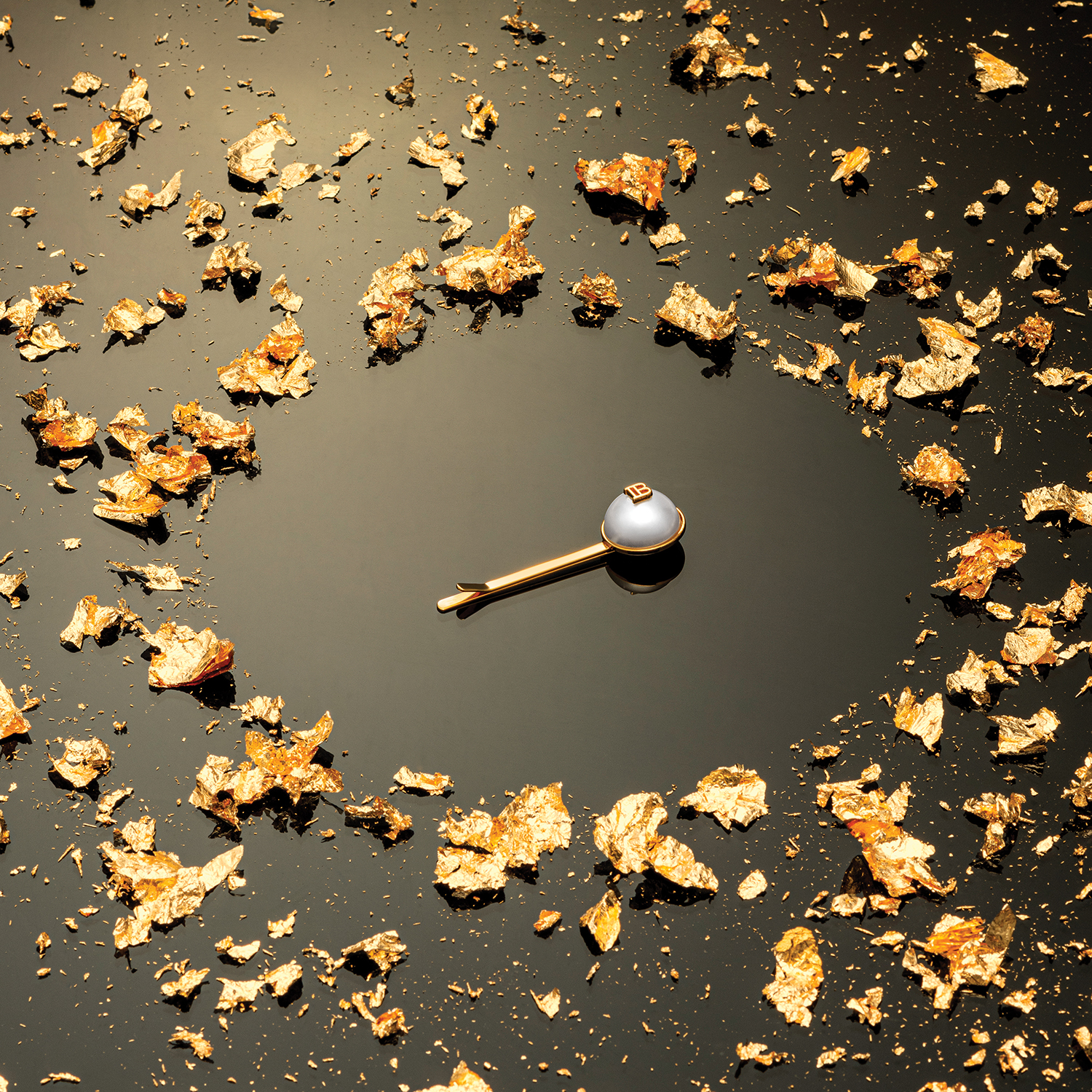 KAMPANIJA – BALMAIN HAIR Anniversary Gold & Pearl Hair Clip - Image 3